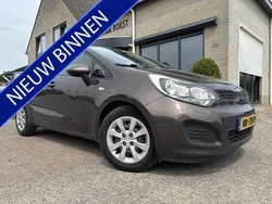 Bruin Gebruikt 2014 Kia Rio Comfort Hatchback | € 2.750 (Super prijs)
