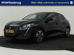 Zwart Gebruikt 2023 Peugeot 208 Allure Hatchback | € 18.325 (Eerlijke prijs)