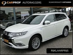Wit Gebruikt 2019 Mitsubishi Outlander P-HEV Instyle SUV | € 24.945 (Eerlijke prijs)