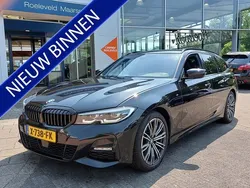 Zwart, metallic lak Gebruikt 2021 BMW 320 Executive Stationwagen | € 33.950 (Eerlijke prijs)