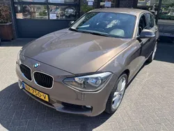 Bruin Gebruikt 2013 BMW 116 Sport Line Hatchback | € 10.750 (Eerlijke prijs)
