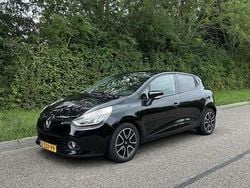 Zwart Gebruikt 2013 Renault Clio IV Expression Hatchback | € 5.250 (Eerlijke prijs)
