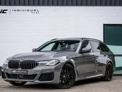 Grijs, metallic lak Gebruikt 2021 BMW 530e M Sport Stationwagen | € 39.995 (Eerlijke prijs)