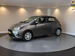 Grijs Gebruikt 2018 Toyota Yaris Hatchback | € 10.940 (Eerlijke prijs)