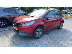 Rood Gebruikt 2017 Peugeot 2008 S SUV | € 12.400 (Eerlijke prijs)