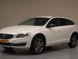 Wit Gebruikt 2016 Volvo V60 CC Stationwagen | € 18.950 (Goede deal)
