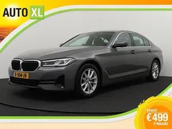Grijs, metallic lak Gebruikt 2021 BMW 520 Executive Sedan | € 35.940 (Eerlijke prijs)