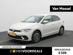 Grijs Gebruikt 2024 VW Polo Life Hatchback | € 24.900 (Iets duurder)