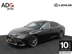 Zwart Gebruikt 2020 Lexus ES300H President Line Sedan | € 35.950 (Eerlijke prijs)