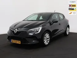 Zwart Gebruikt 2022 Renault Clio V Zen Hatchback | € 12.495 (Eerlijke prijs)