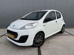 Wit Gebruikt 2014 Peugeot 107 Hatchback | € 2.975 (Eerlijke prijs)