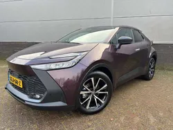 Paars, metallic lak Nieuw 2024 Toyota C-HR SUV | € 36.190 (Eerlijke prijs)