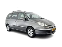 Grijs metallic Gebruikt 2011 Peugeot 807 Comfort MPV | € 4.245