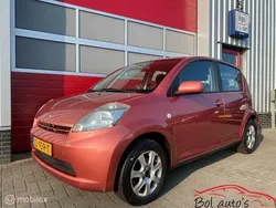 Rood Gebruikt 2005 Daihatsu Sirion Hatchback | € 1.275 (Eerlijke prijs)