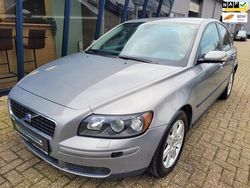Grijs Gebruikt 2004 Volvo S40 Kinetic Sedan | € 7.445 (Duur)