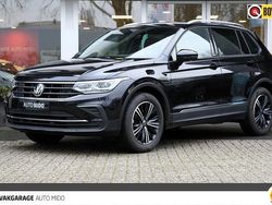 Zwart (metallic) Gebruikt 2021 VW Tiguan United SUV | € 31.950 (Goede deal)