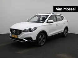 Wit Gebruikt 2021 MG ZS Luxury Sedan | € 16.995 (Eerlijke prijs)