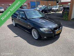 Zwart, metallic lak Gebruikt 2012 BMW 318 Luxury Line Stationwagen | € 3.999 (Goede deal)