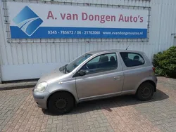 Grijs, metallic lak Gebruikt 2005 Toyota Yaris Hatchback | € 645 (Eerlijke prijs)