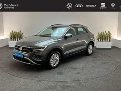 Grijs Gebruikt 2023 VW T-Roc Life SUV | € 25.895 (Eerlijke prijs)