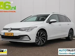 Wit Gebruikt 2021 VW Golf VIII Life Stationwagen | € 23.900 (Eerlijke prijs)