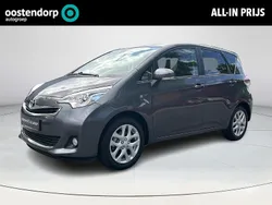 Grijs Gebruikt 2014 Toyota Verso-S MPV | € 15.949 (Duur)