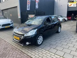 Zwart, metallic lak Gebruikt 2014 Peugeot 208 Envy Hatchback | € 4.499 (Goede deal)