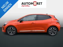 Oranje Gebruikt 2024 Renault Clio V Techno Hatchback | € 20.750 (Eerlijke prijs)