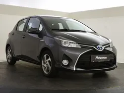 Grijs Gebruikt 2016 Toyota Yaris Trend Hatchback | € 15.400 (Eerlijke prijs)