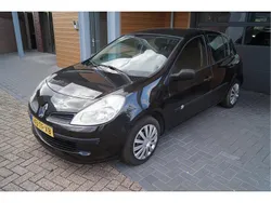 Zwart Gebruikt 2006 Renault Clio II Dynamique Hatchback | € 2.150 (Eerlijke prijs)