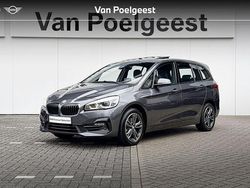 Mineralgrau metallic (grijs metallic) Gebruikt 2020 BMW 218 Sport Line Stationwagen | € 22.900 (Iets duurder)