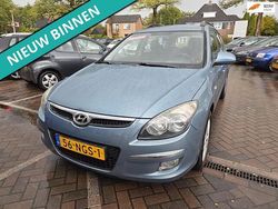 Blauw Gebruikt 2011 Hyundai i30 Dynamiq Stationwagen | € 2.299 (Eerlijke prijs)