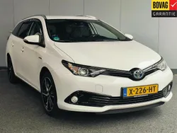 Wit Gebruikt 2018 Toyota Auris Stationwagen | € 18.950 (Eerlijke prijs)