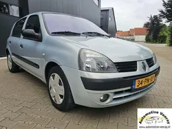 Grijs Gebruikt 2004 Renault Clio II Dynamique Hatchback | € 2.150 (Eerlijke prijs)