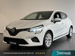 Wit Gebruikt 2021 Renault Clio V Intens Hatchback | € 14.735 (Eerlijke prijs)