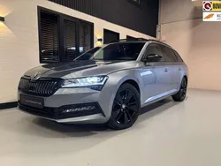 Grijs Gebruikt 2020 Skoda Superb SportLine Stationwagen | € 25.445 (Iets duurder)