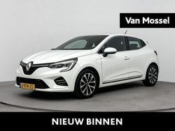 Wit Gebruikt 2020 Renault Clio V Intens Hatchback | € 12.940 (Eerlijke prijs)