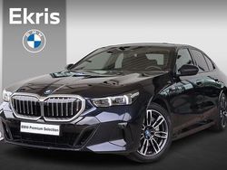 Zwart, metallic lak Gebruikt 2024 BMW 550e M Sport Sedan | € 89.950 (Duur)