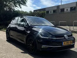 Zwart Gebruikt 2017 VW Golf VII Highline Stationwagen | € 10.750 (Goede deal)