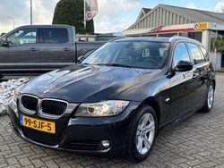 Zwart Gebruikt 2011 BMW 318 Luxury Line Stationwagen | € 7.950 (Iets duurder)