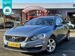 Blauw Gebruikt 2017 Volvo V60 Kinetic Stationwagen | € 12.840 (Goede deal)