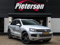 Grijs, metallic lak Gebruikt 2013 VW Touareg R-line SUV | € 19.950 (Super prijs)