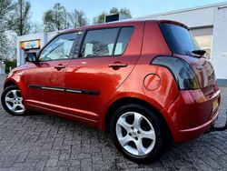 Oranje Gebruikt 2010 Suzuki Swift Cool Hatchback | € 3.750 (Eerlijke prijs)