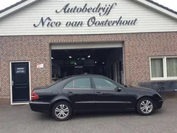 Zwart, metallic lak Gebruikt 2003 Mercedes E200 Avantgarde Sedan | € 2.000 (Duur)