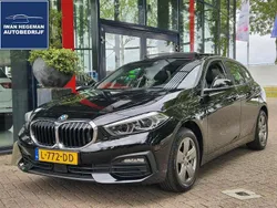 Zwart Gebruikt 2021 BMW 118 Executive Hatchback | € 27.990 (Eerlijke prijs)