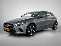 Grijs metallic Gebruikt 2020 Mercedes A250 Night Hatchback | € 32.950 (Iets duurder)