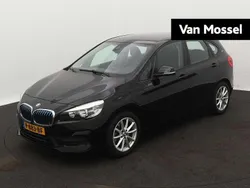 Zwart, metallic lak Gebruikt 2018 BMW 225 Active Tourer Executive MPV | € 18.445 (Eerlijke prijs)