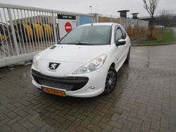 Wit Gebruikt 2012 Peugeot 206 Urban Move Hatchback | € 2.150