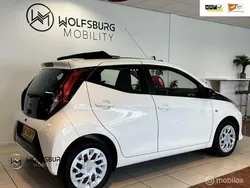 Wit Gebruikt 2019 Toyota Aygo X-play Hatchback | € 10.750 (Eerlijke prijs)