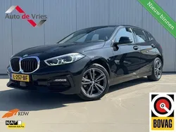 Zwart Gebruikt 2021 BMW 118 Executive Hatchback | € 23.995 (Goede deal)